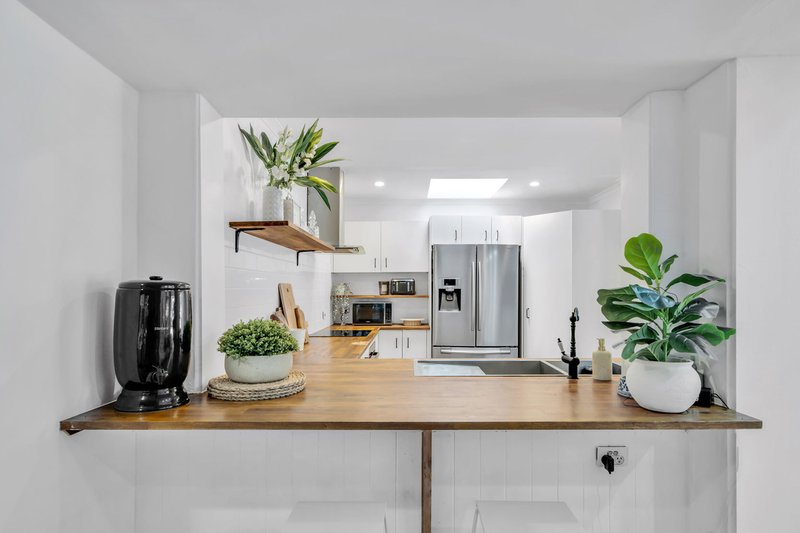 Photo - 9 Galli Crescent, Carrara QLD 4211 - Image 2