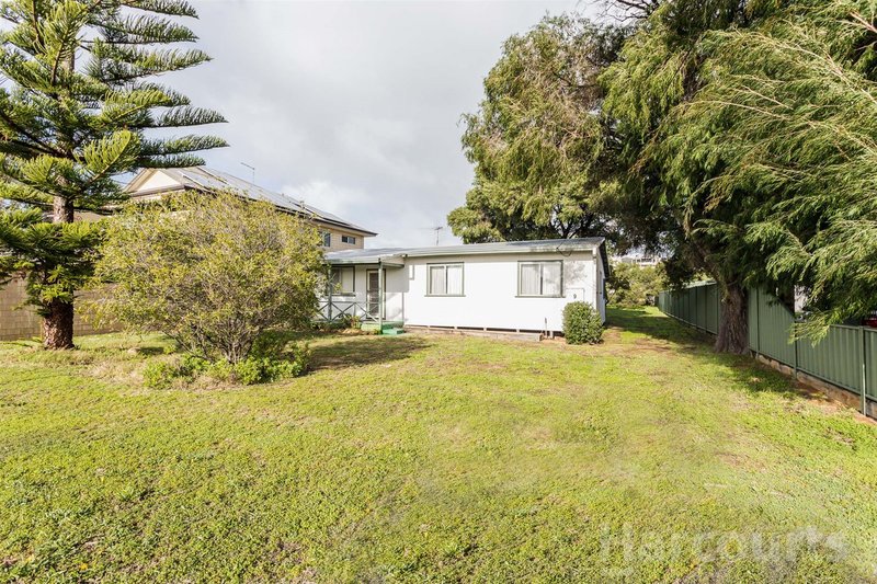 Photo - 9 Gallop Street, Halls Head WA 6210 - Image 5