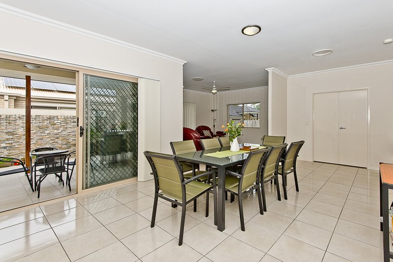 Photo - 9 Gardenia Place, Bridgeman Downs QLD 4035 - Image 4