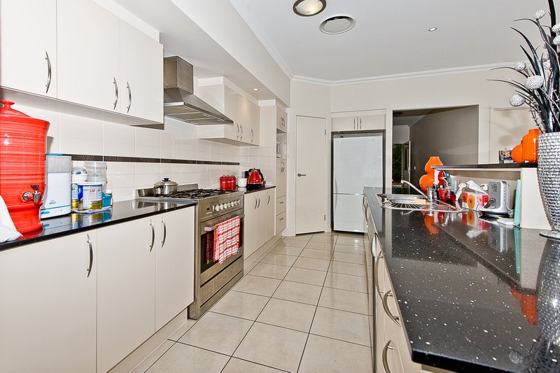 Photo - 9 Gardenia Place, Bridgeman Downs QLD 4035 - Image 6