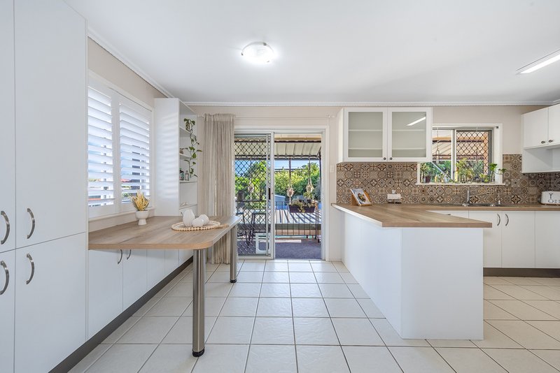 Photo - 9 Gardenia Street, Clontarf QLD 4019 - Image 5