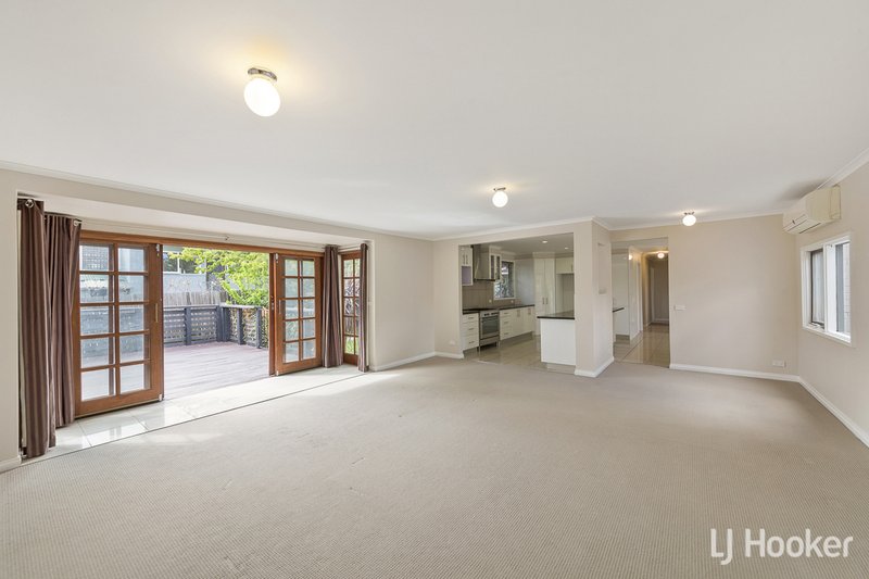 Photo - 9 Geeves Court, Charnwood ACT 2615 - Image 2