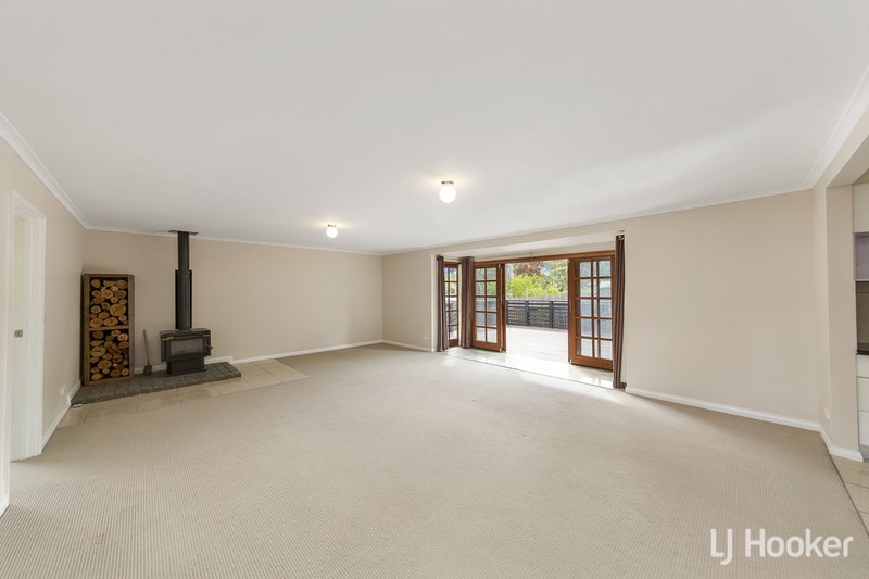 Photo - 9 Geeves Court, Charnwood ACT 2615 - Image 3