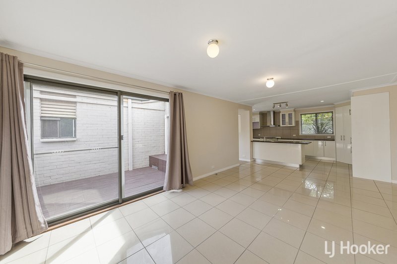 Photo - 9 Geeves Court, Charnwood ACT 2615 - Image 5