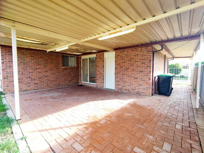 Photo - 9 Geewan Place, Claremont Meadows NSW 2747 - Image 6