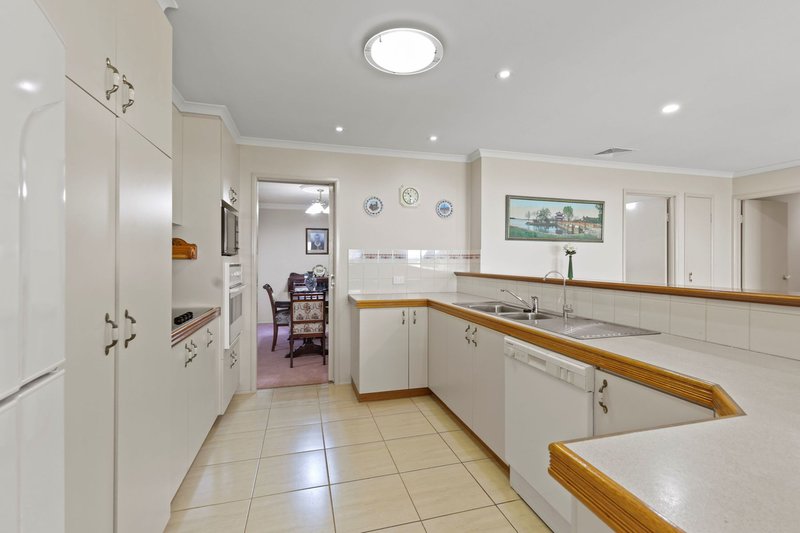 Photo - 9 Gerbera Court, Middle Ridge QLD 4350 - Image 6