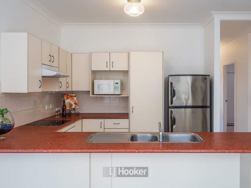 Photo - 9 Gilberton Crescent, Forest Lake QLD 4078 - Image 4