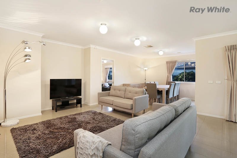 Photo - 9 Gilmore Grove, Point Cook VIC 3030 - Image 9