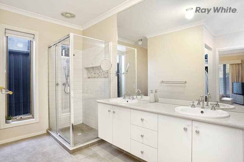 Photo - 9 Gilmore Grove, Point Cook VIC 3030 - Image 11