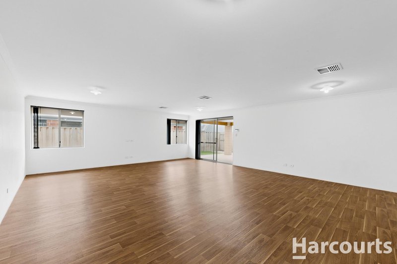 Photo - 9 Glamorgan Loop, Ellenbrook WA 6069 - Image 4