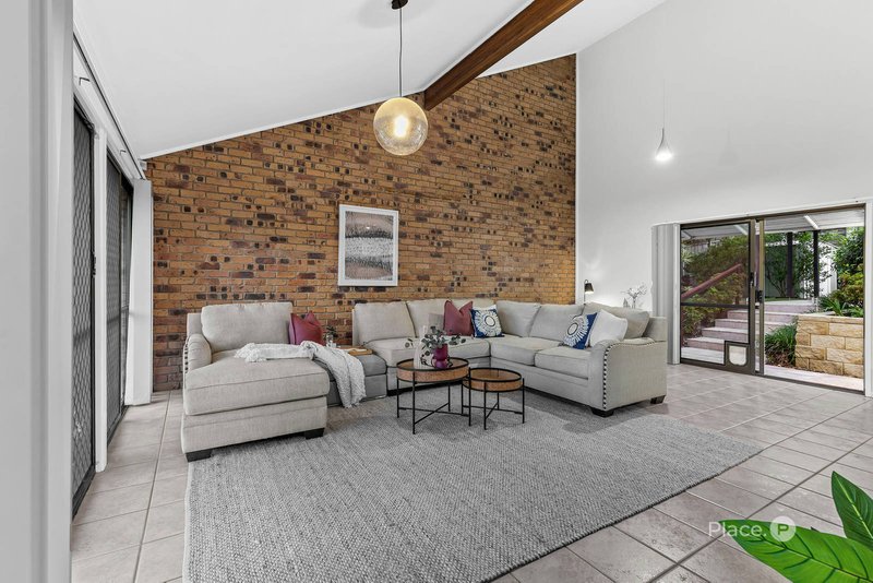 Photo - 9 Glenalwyn Street, Holland Park QLD 4121 - Image 6