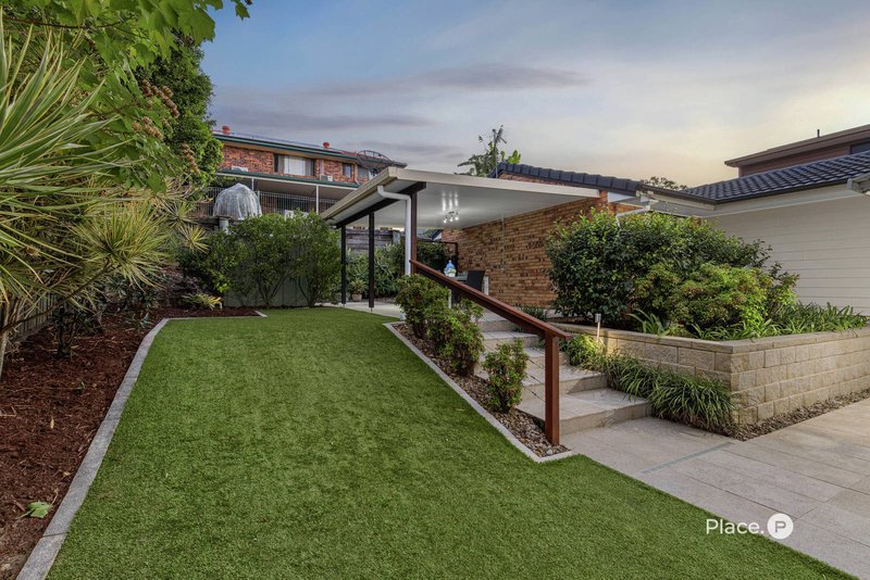 Photo - 9 Glenalwyn Street, Holland Park QLD 4121 - Image 17