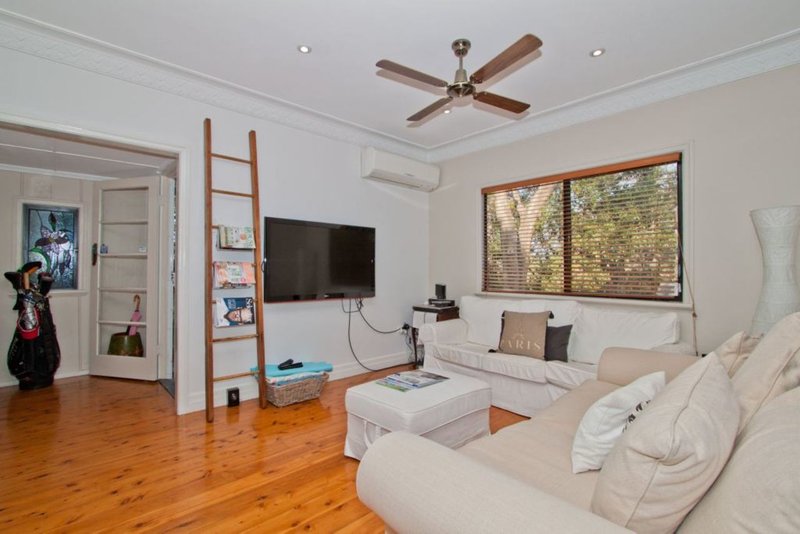 Photo - 9 Glenaplin Avenue, Tarragindi QLD 4121 - Image 3