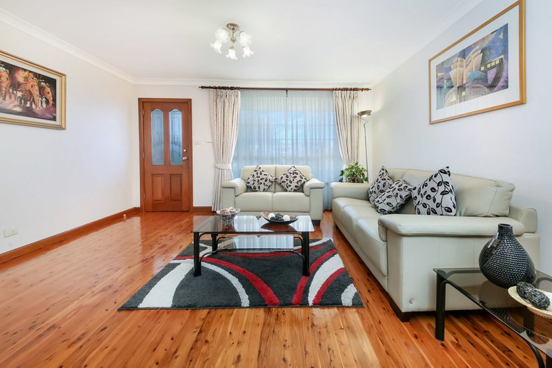 Photo - 9 Glenbrook Crescent, Georges Hall NSW 2198 - Image 2