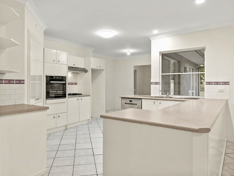 Photo - 9 Glengyle Place, Forest Lake QLD 4078 - Image 5