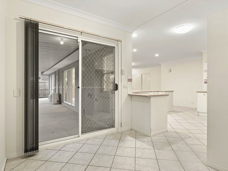 Photo - 9 Glengyle Place, Forest Lake QLD 4078 - Image 6