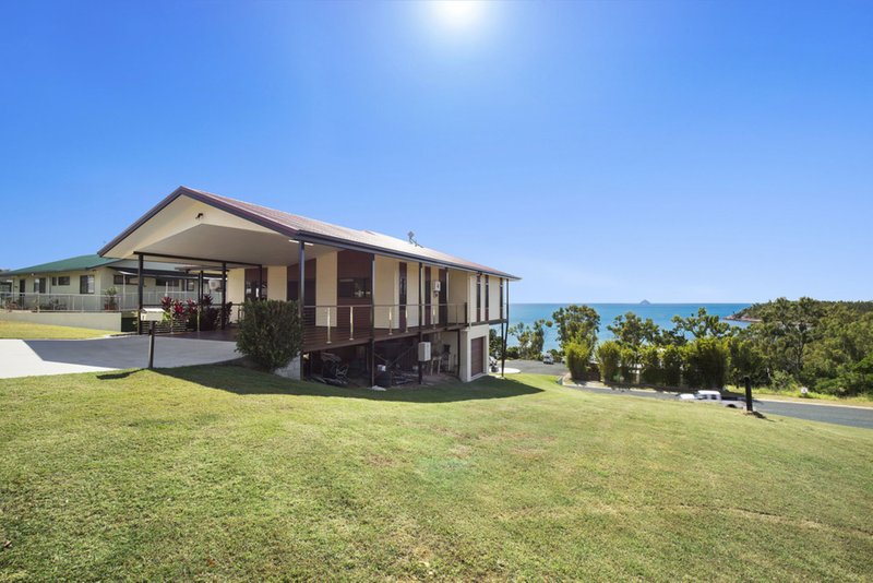 Photo - 9 Gloucester Avenue, Hideaway Bay QLD 4800 - Image 2