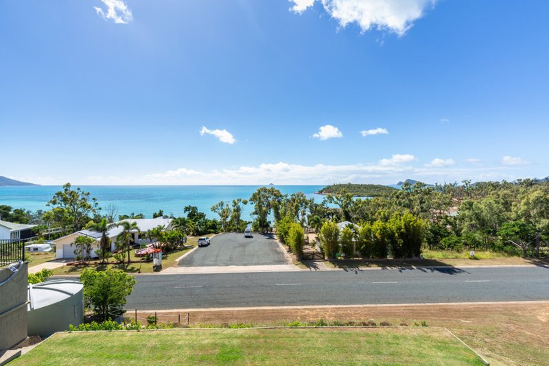 Photo - 9 Gloucester Avenue, Hideaway Bay QLD 4800 - Image 4