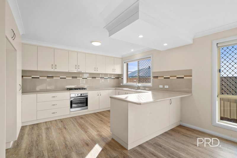 Photo - 9 Goldstein Crescent, Lloyd NSW 2650 - Image 5
