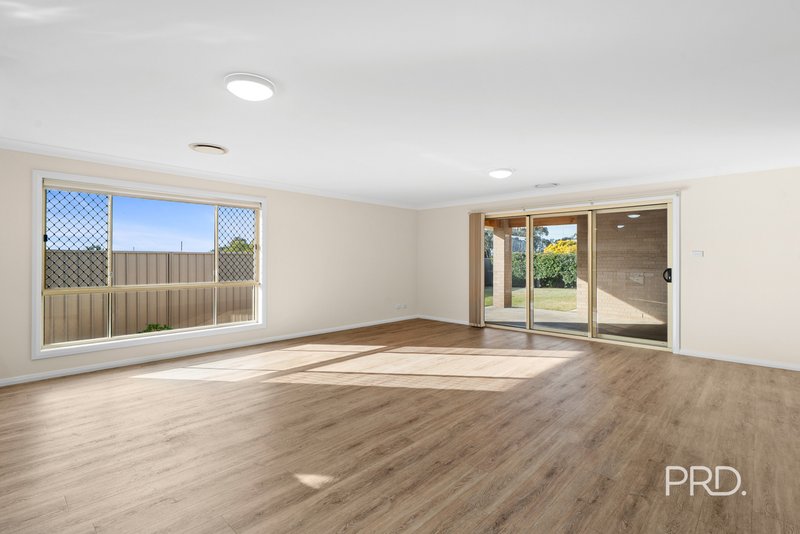 Photo - 9 Goldstein Crescent, Lloyd NSW 2650 - Image 7