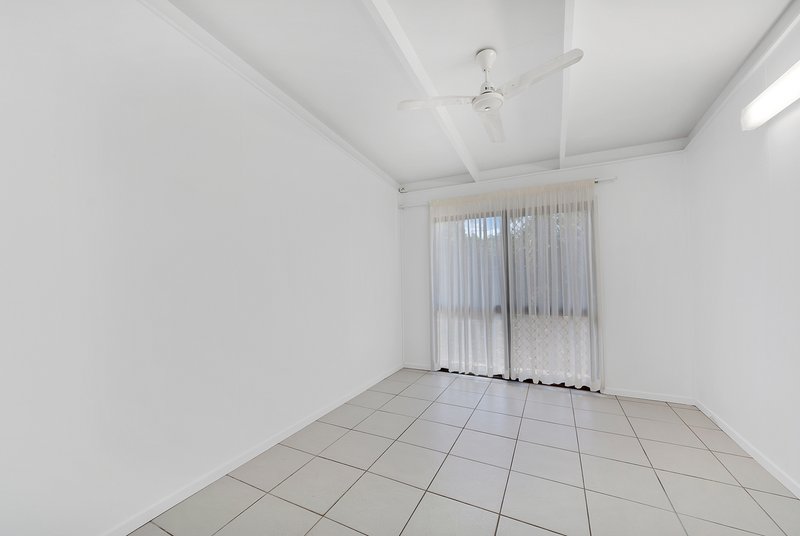 Photo - 9 Golf Street, Yorkeys Knob QLD 4878 - Image 10