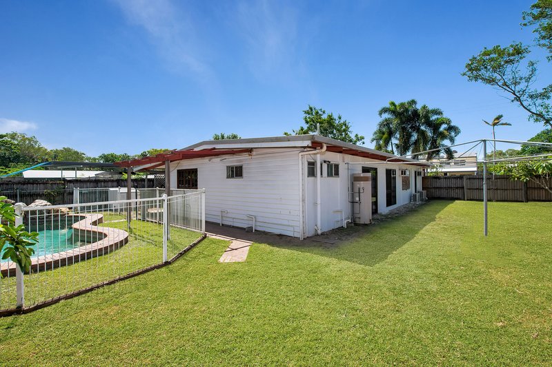 Photo - 9 Golf Street, Yorkeys Knob QLD 4878 - Image 15