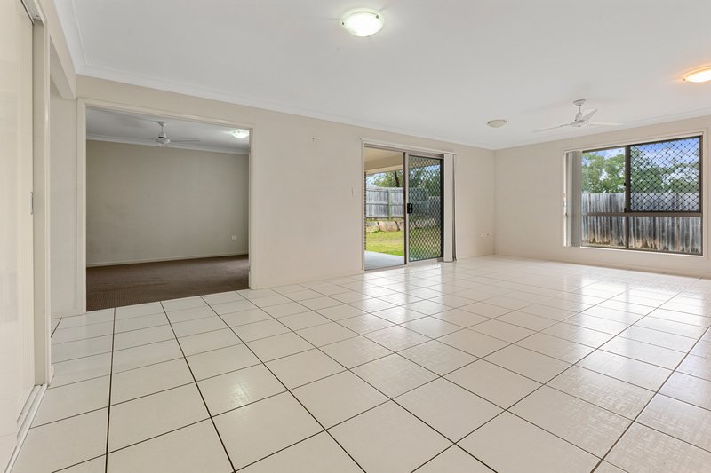 Photo - 9 Gordon Drive, Bellbird Park QLD 4300 - Image 2