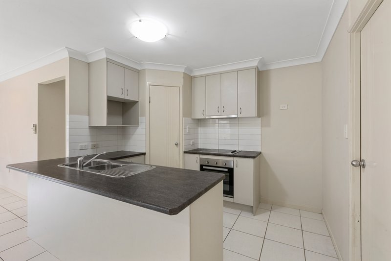 Photo - 9 Gordon Drive, Bellbird Park QLD 4300 - Image 3