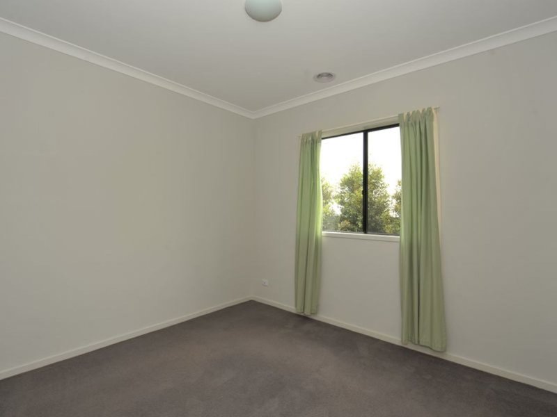 Photo - 9 Goulburn Place, Pakenham VIC 3810 - Image 13