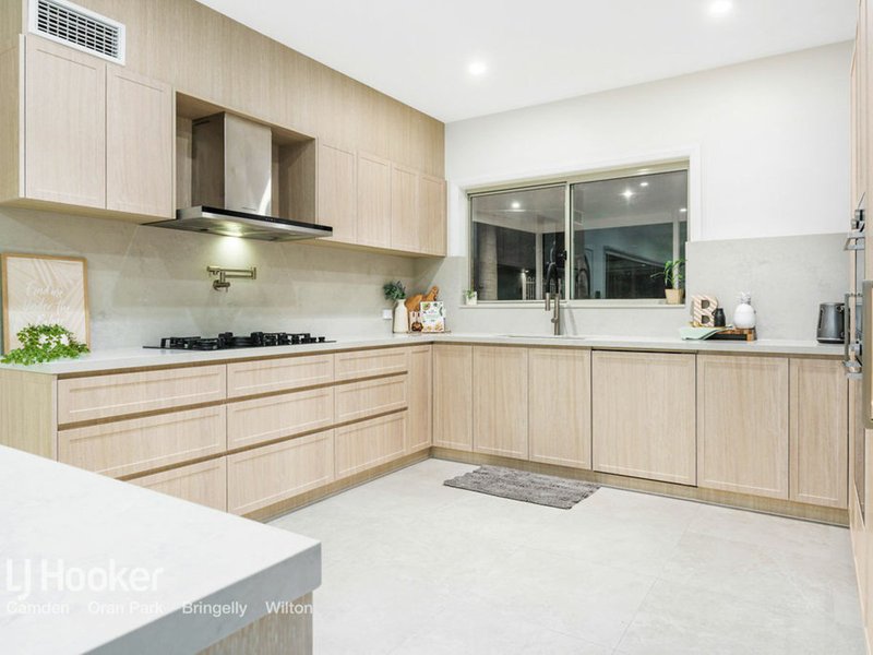 Photo - 9 Gowan Place, Denham Court NSW 2565 - Image 5