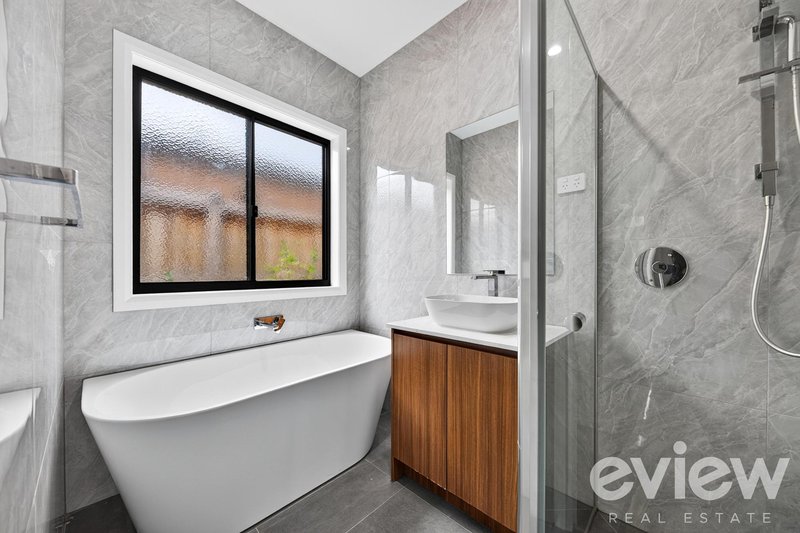 Photo - 9 Gowar Road, Tarneit VIC 3029 - Image 9