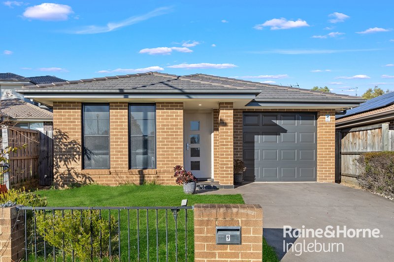 9 Grampian Avenue, Minto NSW 2566