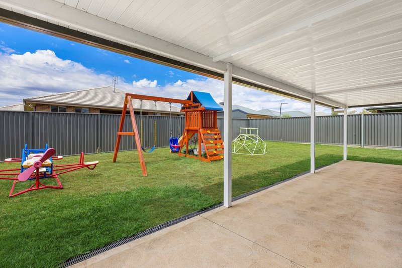 Photo - 9 Grand Meadows Drive, Tamworth NSW 2340 - Image 9