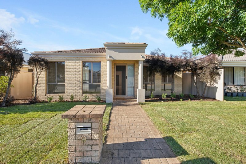Photo - 9 Grandis Bend, Southern River WA 6110 - Image 1