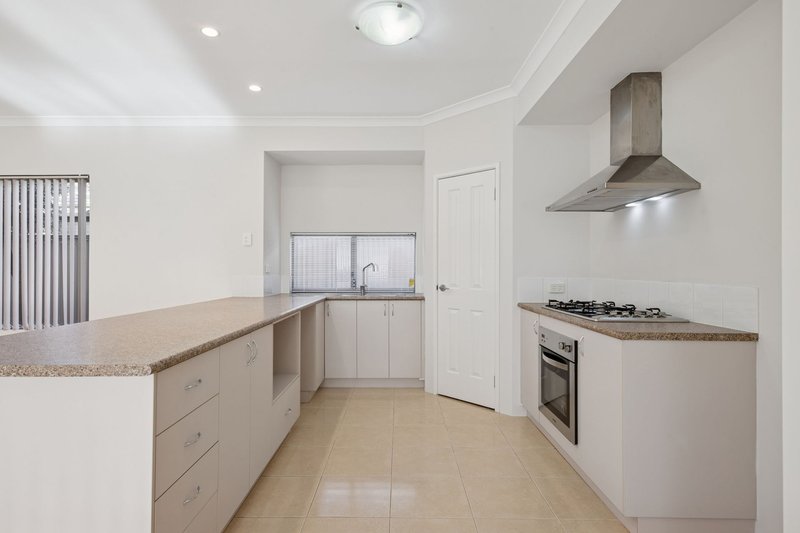 Photo - 9 Grandis Bend, Southern River WA 6110 - Image 3