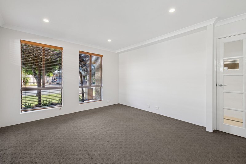 Photo - 9 Grandis Bend, Southern River WA 6110 - Image 9