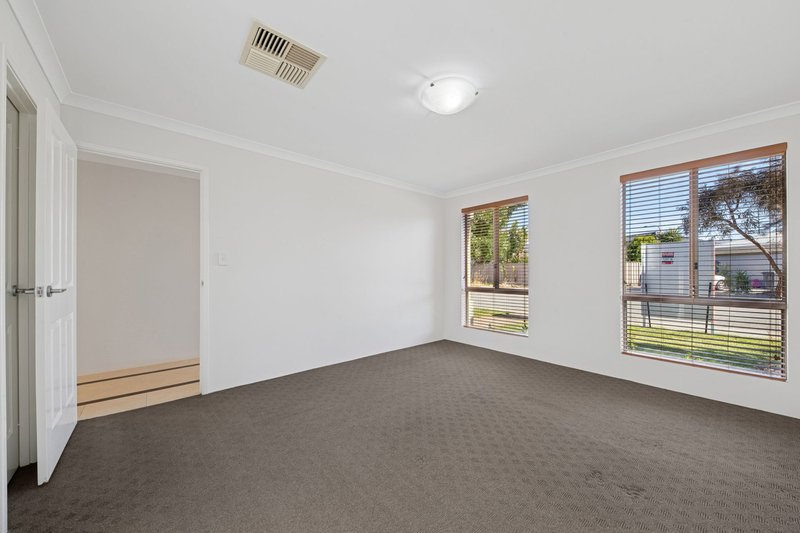 Photo - 9 Grandis Bend, Southern River WA 6110 - Image 11