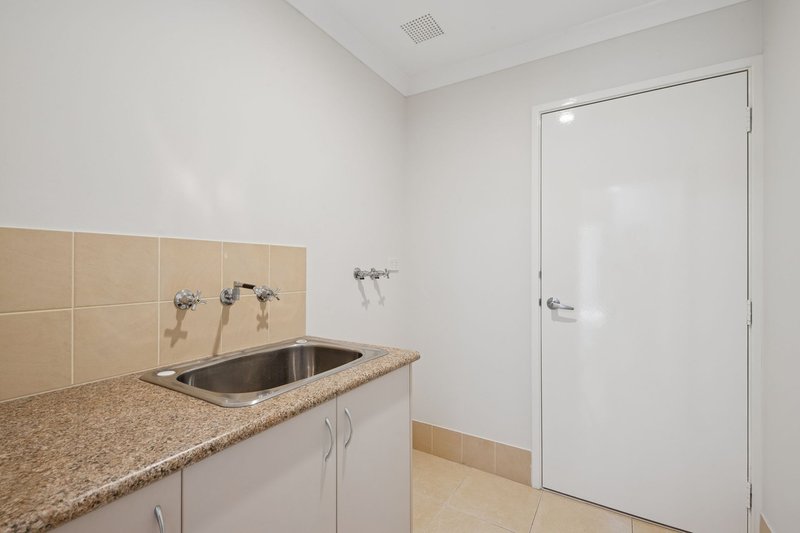Photo - 9 Grandis Bend, Southern River WA 6110 - Image 18