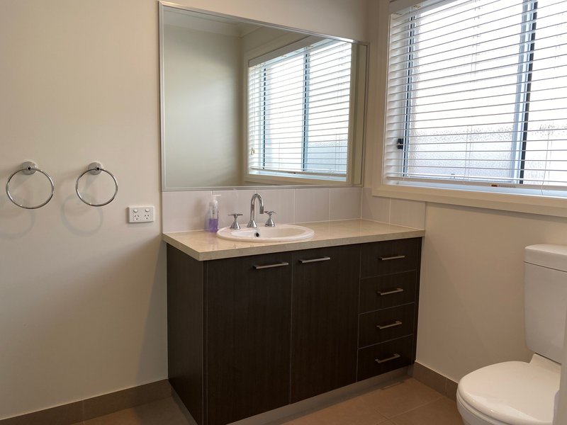 Photo - 9 Grange Close, Wodonga VIC 3690 - Image 8