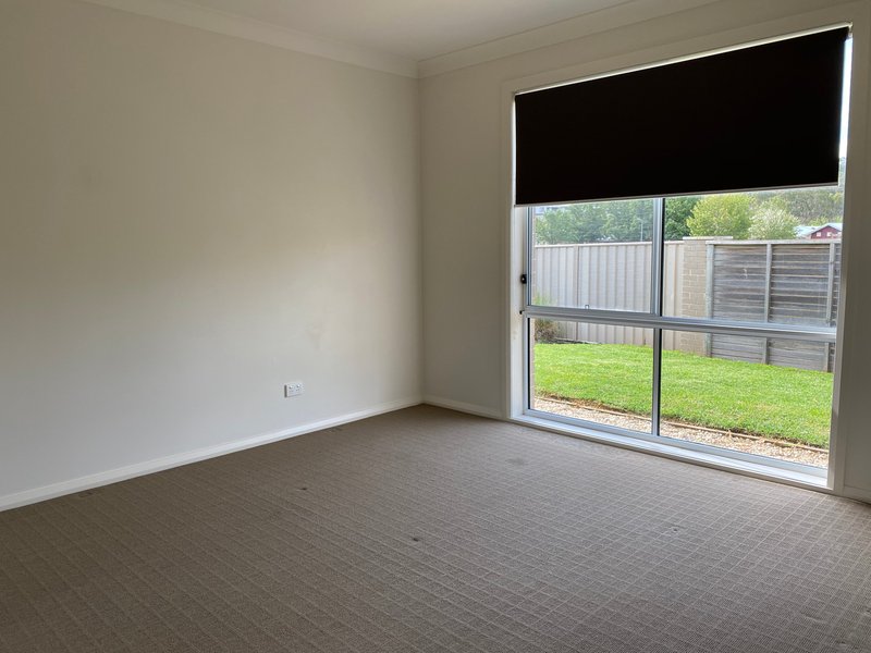 Photo - 9 Grange Close, Wodonga VIC 3690 - Image 10