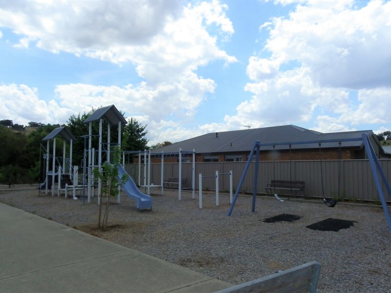 Photo - 9 Grange Close, Wodonga VIC 3690 - Image 16