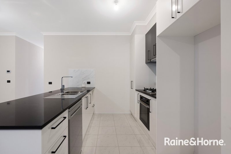Photo - 9 Granite Court, Cranbourne East VIC 3977 - Image 4