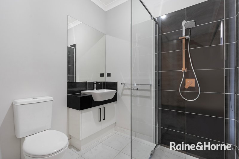 Photo - 9 Granite Court, Cranbourne East VIC 3977 - Image 6