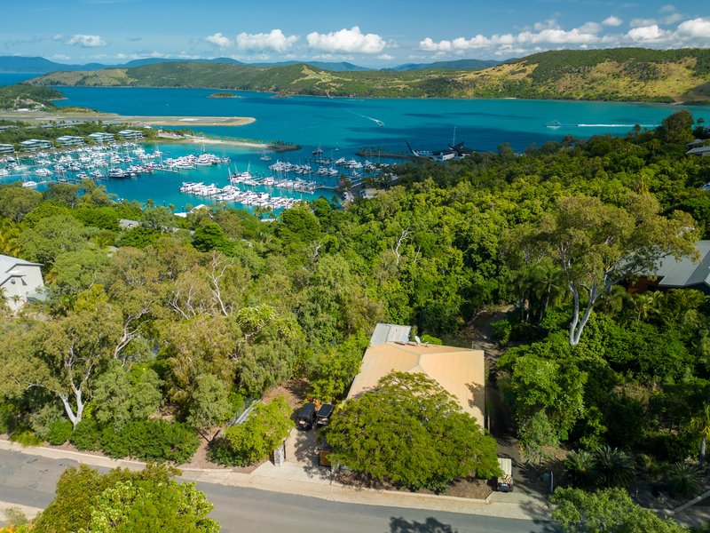 9 Great Northern Highway, Hamilton Island QLD 4803