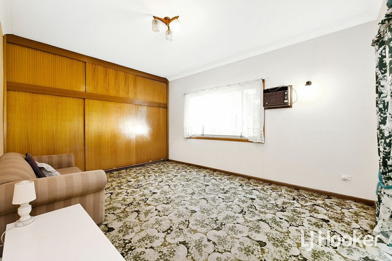 Photo - 9 Greendale Crescent, Chester Hill NSW 2162 - Image 5