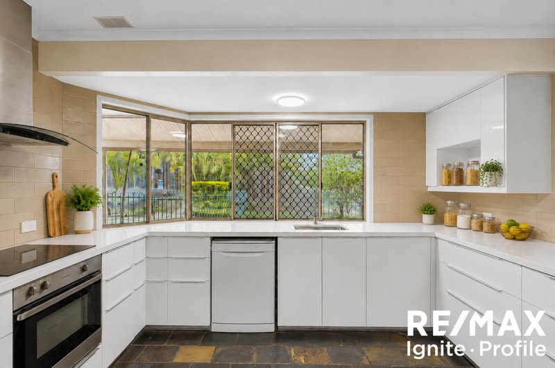 Photo - 9 Greenhill Court, Sinnamon Park QLD 4073 - Image 7