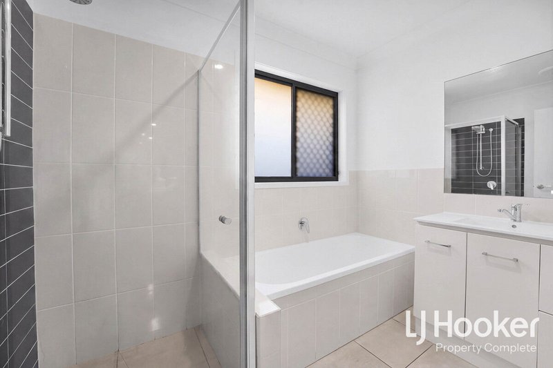 Photo - 9 Greenstone Street, Yarrabilba QLD 4207 - Image 10