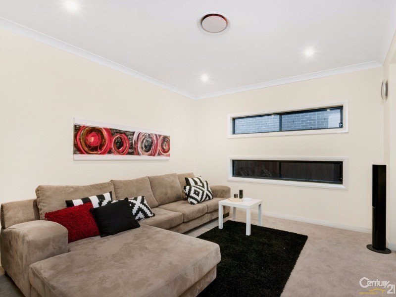 Photo - 9 Greenview Parade, The Ponds NSW 2769 - Image 7