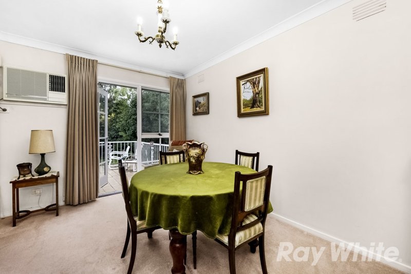 Photo - 9 Greenways Road, Glen Waverley VIC 3150 - Image 3