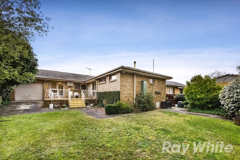 Photo - 9 Greenways Road, Glen Waverley VIC 3150 - Image 9